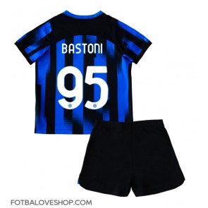 Inter Milan Alessandro Bastoni #95 Dětské Domácí Dres 2023-24 Krátký Rukáv (+ trenýrky)